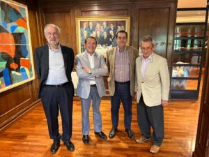 Presidente y Expresidentes de AICAPE